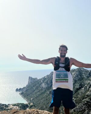 Camille Lacourt Instagram - Le visage de la peur 🫣 Dans 2 semaines je me lance dans un swimrun aux côtés du numéro 1 mondial @hugo_newcal 
Voilà voilà 💩
