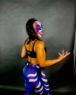 Camille Ligon Instagram - Smiling thru the pain 🩹🚫

📸 🪄  @_hmelt

#westvirginia #womenswrestling #Saturday #worklife #workmode #asw #supportindywrestling #broken