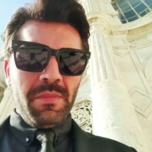 Can Nergis Instagram - Ah halit bey Vah halit bey tam para diyecekken pardon baba diyecekken ansızın gittin.Seni unutmuyacağım.Mekanın hurilerle cennet olsun 😌 Bir devir kapandı  @yasakelmafox @medyapimresmi #yasakelma #yasakelmafox #medyapım #mert