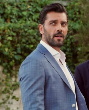 Can Nergis Instagram - @yasakelmafox SIMDi 🔥🔥🔥