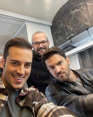 Can Sarp İkiler Instagram - Parçası olmaktan gurur duydum, her anı ayrı keyifliydi:) Başta izleyenlerimiz olmak üzere tüm @yasakelmafox ve @medyapimresmi ailelerine teşekkür ederim💛 Yeni hikayelerde görüşmek üzere✌🏻✌🏻