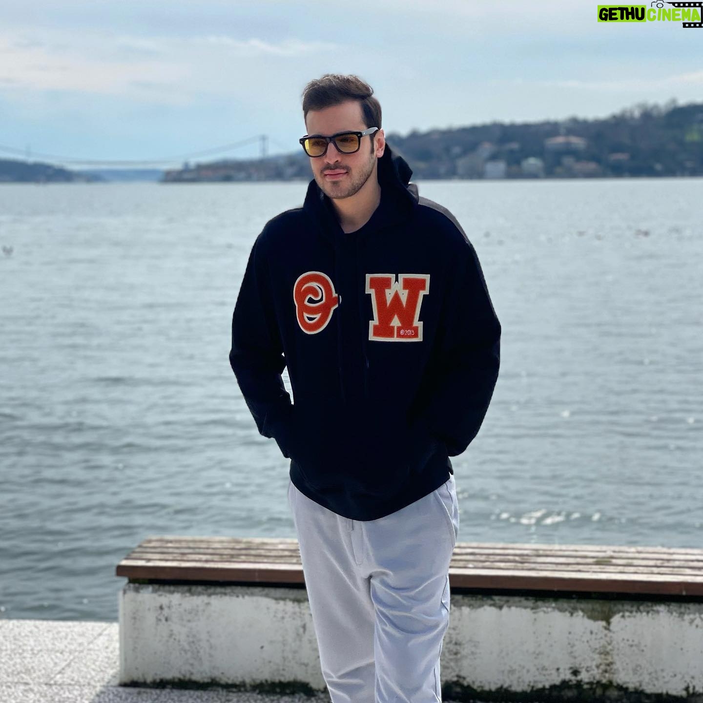 Can Sarp İkiler - 3 Likes - İstanbul çünkü