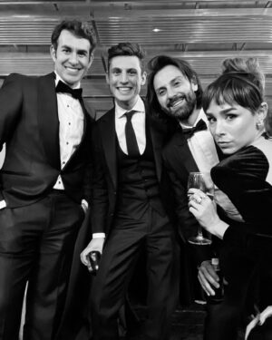 Candela Serrat Instagram - Goyas 37 Edición ✨ 

Qué Viva el Cine Español! 
 
Gracias @academiadecine por ser mucho más que solo esta noche, pero organizar esta velada para celebrar la gran fiesta de el cine español entre tantos amigos y tanto talento. 

Gracias @aliciaruedaatelier por prestarme la cremallera más querida del mundo. 
Y a un súper equipo @valytyplace @joyasvintage @lodishoes 
🧖🏻‍♀️ @marianebrera @beautyexpertlancome 
@robertosiguero @lancomeofficial @lorealspain @angelanavarroofi 
💆🏻‍♀️ @thebeautyconcept 
💅 @serendipia_creativenails 

@gestmusic @carlodursi @dypcomunicacion BRAVO! 👏

#quevivaelcineespañol #Goya2023 #happythankyoumoreplease

Ilustración de @dressbyyes 💥