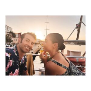 Candela Serrat Instagram - Cada partícula,
Segundo,
Momento,
Sensación,
Experiencia,
Movimiento,
Átomo,
Sudor,
Virus, 
Cicatriz,
…
Todos y cada uno de estos 46. 
Los amo porque son parte de los míos. 
Invítame a vivir los que viene contigo. 

Te quiero mi vida. 
Sé muy feliz. 

#japibarrymylof #happythankyoumoreplease
