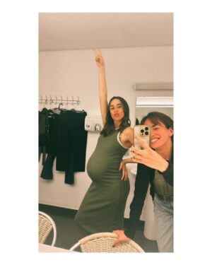 Candela Serrat Instagram - A por la última, medusas tullidas! 🪼 

#LaIsladelAire #LaIsladelAireTour