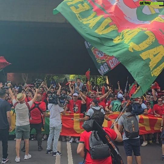 Cândido Costa - 39.2K Likes - Mais que ontem❤️🇵🇹
Bravo Portugueses pela entrega e paixão👏
Segunda-feira lá estaremos🇩🇪🇵🇹
@canal_11
@portugal
@euro2024
