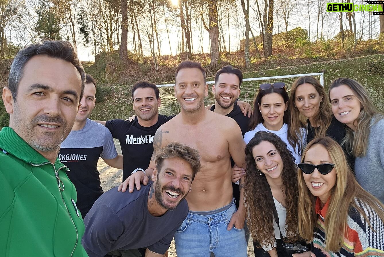 Cândido Costa - 51K Likes - Foi, é e será por mim 👈
A pensar em vocês 👨👩👦👨👦👦
Obrigado do fundo do coração: @menshealthportugal @pedrolucas_menshealth @pedromedeirospersonaltrainer @adrianofortes_pt @ritavarelaramos.nutricao @beatriz_pmp @mintercreative @cidaliaoliveira30 @academialifecluboficial @vieirathebarber @clinicadochantre @goncaloclarostudio @solinca_fitness @canal_11 @sportzonept @olympo_healthstudio @sandraalves @fcnespereira @samsungportugal @sweetcare_official @sportzonept