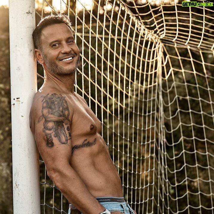 Cândido Costa - 51K Likes - Foi, é e será por mim 👈
A pensar em vocês 👨👩👦👨👦👦
Obrigado do fundo do coração: @menshealthportugal @pedrolucas_menshealth @pedromedeirospersonaltrainer @adrianofortes_pt @ritavarelaramos.nutricao @beatriz_pmp @mintercreative @cidaliaoliveira30 @academialifecluboficial @vieirathebarber @clinicadochantre @goncaloclarostudio @solinca_fitness @canal_11 @sportzonept @olympo_healthstudio @sandraalves @fcnespereira @samsungportugal @sweetcare_official @sportzonept