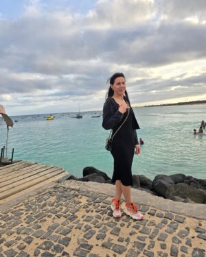 Cândido Costa Instagram - Já estamos soltinhos em Cabo Verde😍🌞🎵
Incrivel que 4 horas de viagem de avião não alteram o carinho que recebemos às toneladas.

#soltropico #oasisatlantico #oasisatlanticohotels #charmingtravelpt

@soltropico @oasisatlantico.hotels @charmingtravelpt