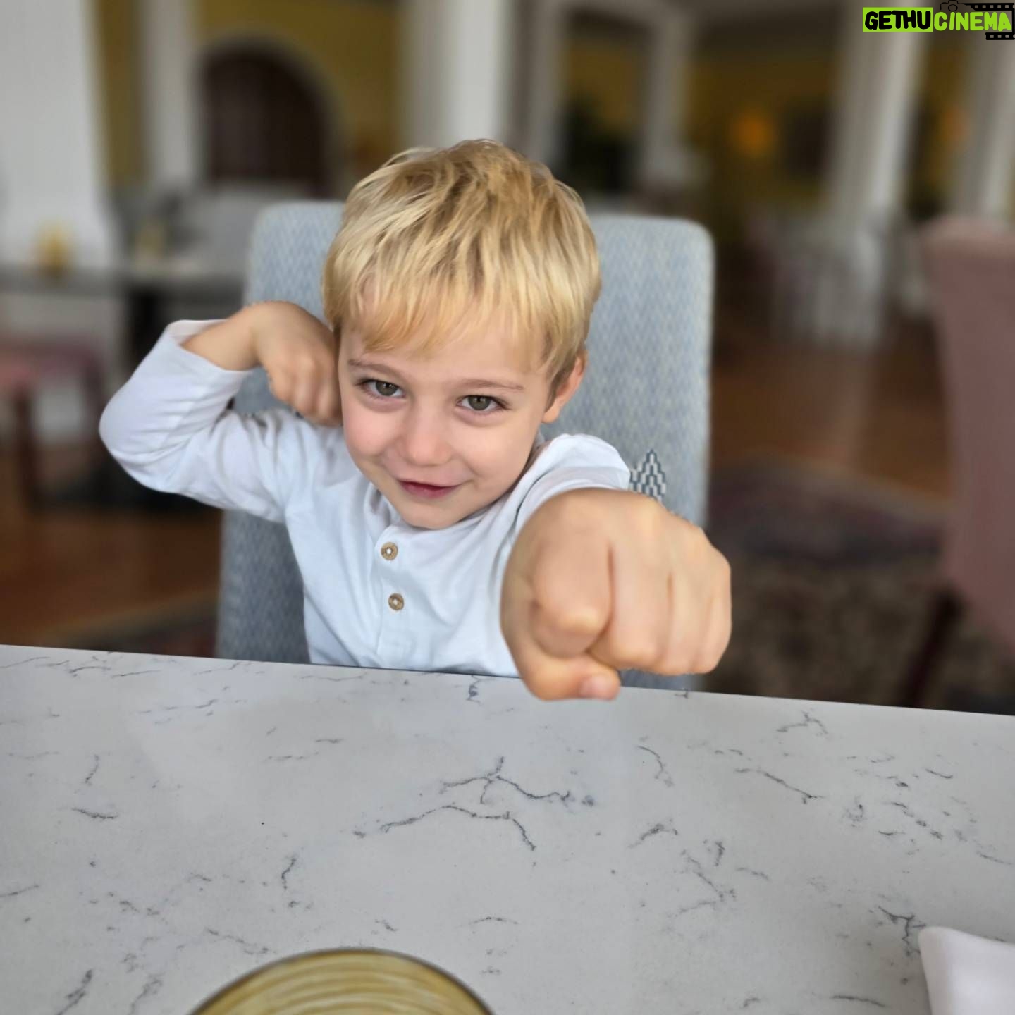 Cândido Costa - 26.8K Likes - Família😍
A minha maior recompensa🥰