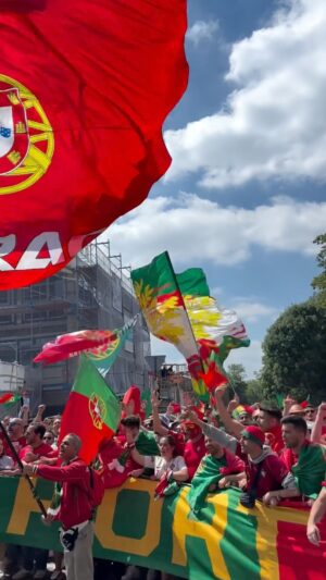 Cândido Costa Instagram - Portugal🇵🇹♥️⚽️

Ontem a alegria e as cores do País nos olhos de muitos ficará para sempre comigo.

@canal_11 
@portugal 
@euro2024