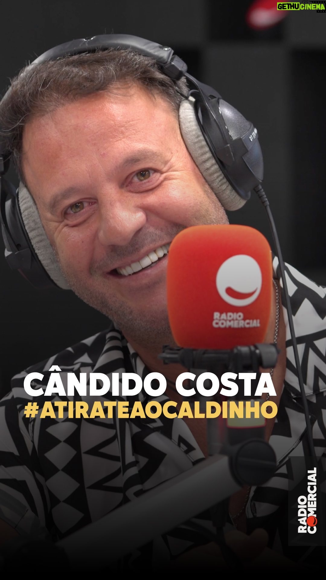 Cândido Costa - 27.8K Likes - Ontem o Cândido Costa veio às Manhãs da Comercial para mostrar a música nova! 😁 #atirateaocaldinho
