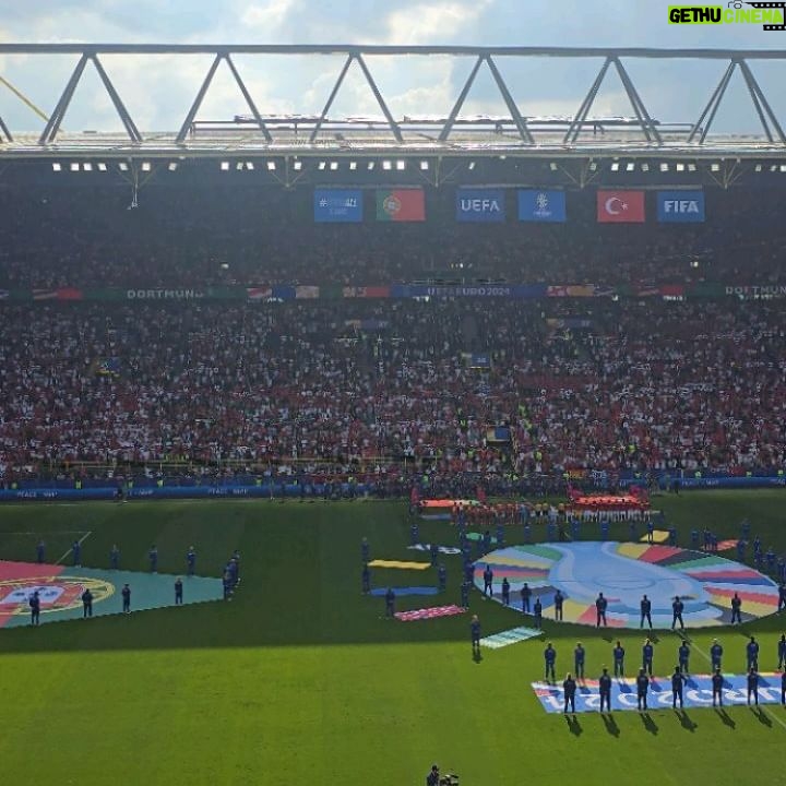 Cândido Costa - 18.9K Likes - 🇵🇹❤️
Não tenho palavras.