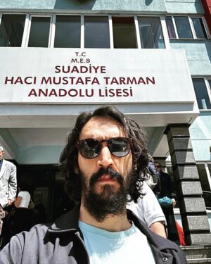 Caner Özyurtlu Instagram - Türkiye’nin tekrar gerçek bir ülke olabilmesi yolunda son şansımızı denedik. Aşağı yazacağınız her türlü yorum Instagram batana kadar burada kalacak, cevap vermeyeceğim. Ülkenin durumu ortada, aklınızı fikrinizi açıkça buraya saçmaktan çekinmeyin, aylar yıllar cevap verir hepimize. 🫶 #kılıçdaroğlu