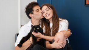 Cansel Elçin Instagram - Photos de famille. 
.
.
.
#photodefamille #photosdefamille #cat #cats #amour #family #familyportrait
