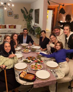 Cansu Kurgun Instagram - 100 bölüm altı ay çok emek
sizi seviyorum❤️