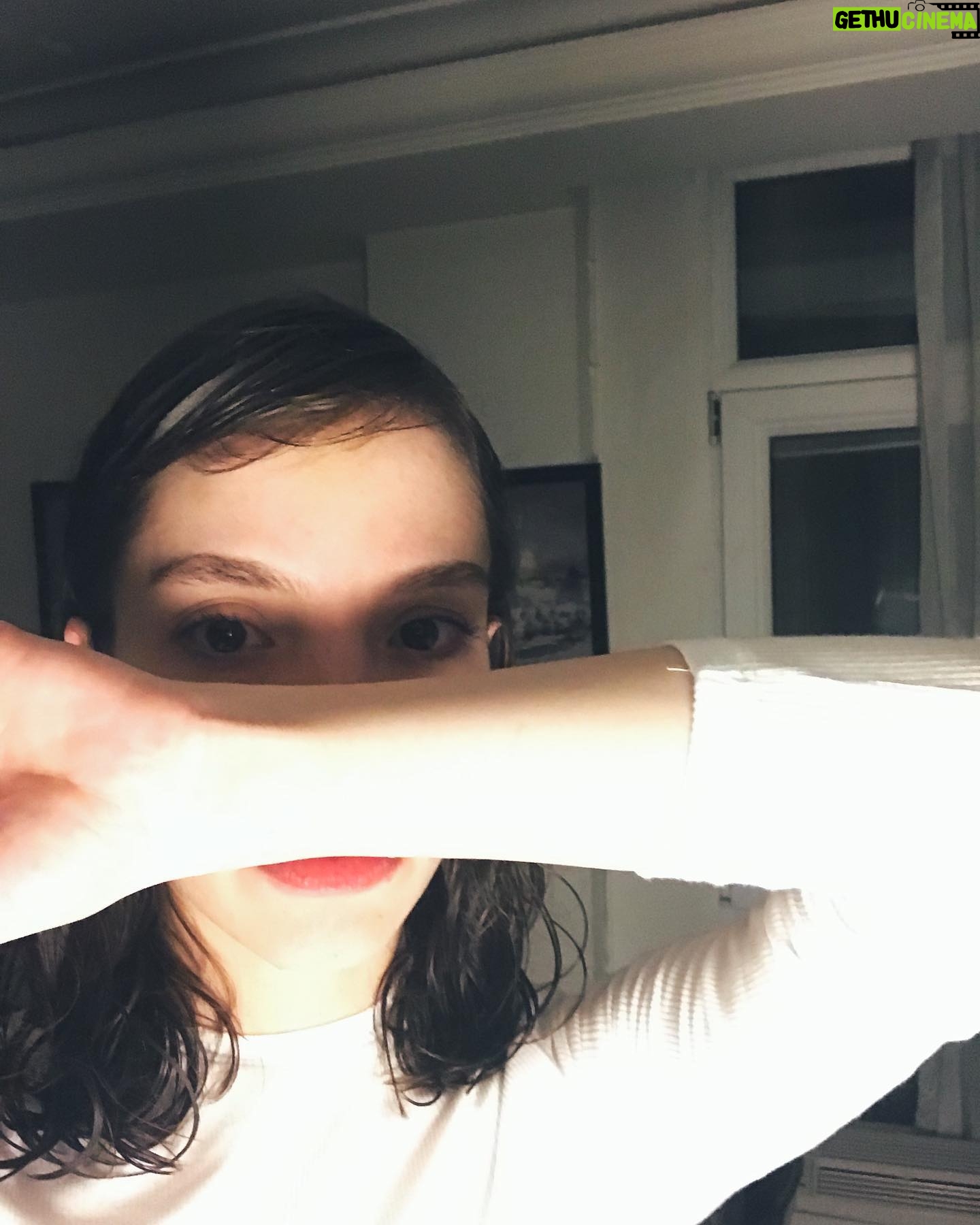 Cansu Kurgun - 571 Likes - nedense böyle bir son yirmi dört saat