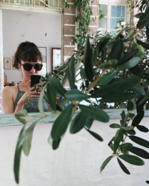 Cansu Kurgun Instagram - "ben bir saka kuşuyum" 
#atimeforus