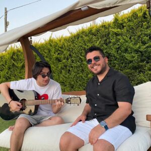 Cantuğ Özsoy Instagram - Half-Life’da kaç kere vurur?