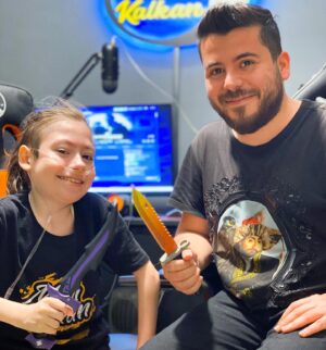 Cantuğ Özsoy Instagram - Kardeşim bugün yayınlara başlıyor @melihkalkantv 🚀