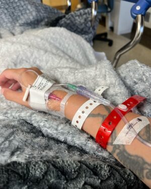 Cara Santa Maria Instagram - Last year I delighted in love, I mourned loss, and I kicked cancer in the fucking uterus. Here’s to a 2023 filled with light against the darkness and love amidst the suffering. I see you, friends. Keep being your beautiful selves. The world is better because of you. ❤️