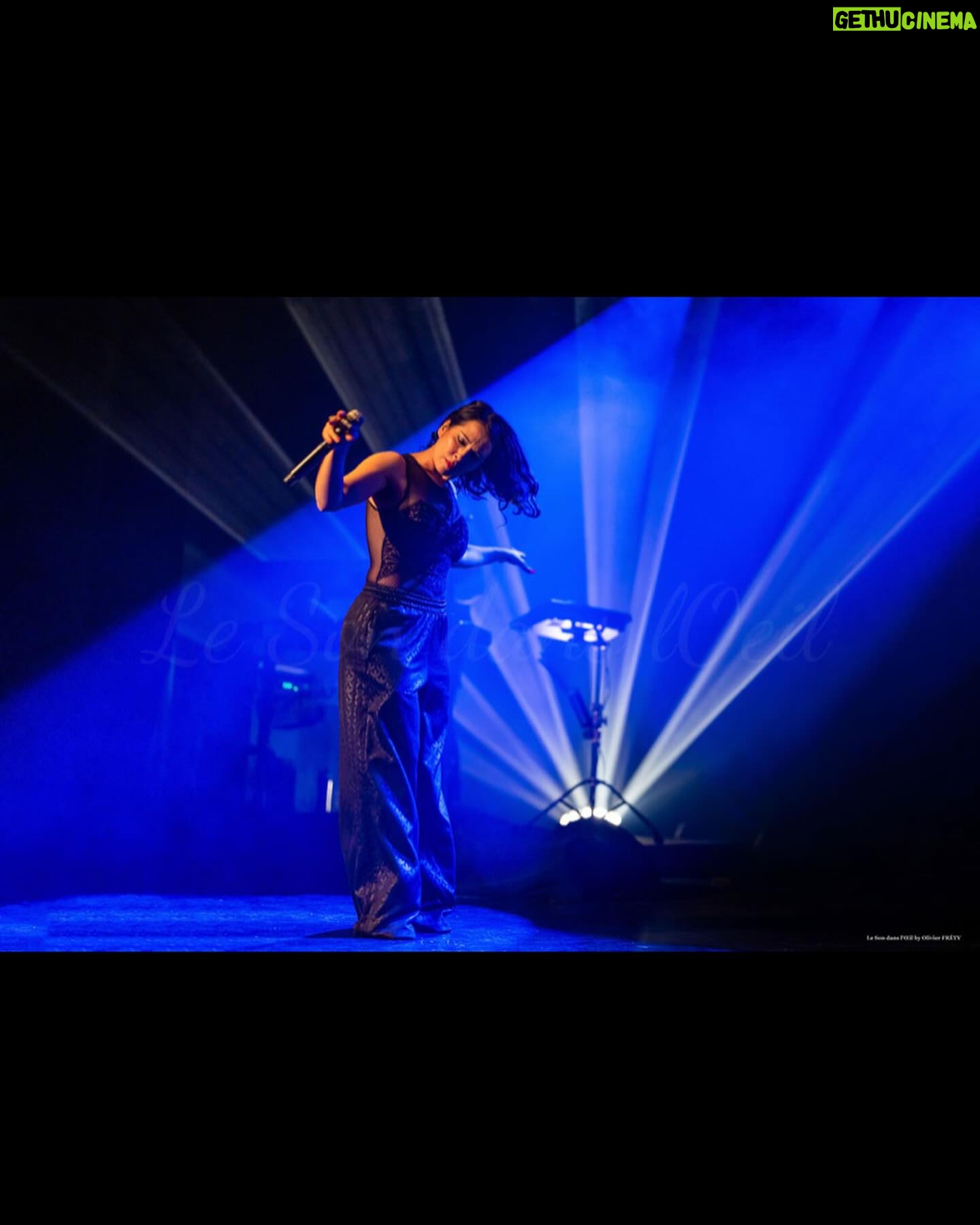 Carima Amarouche - 3 Likes - Merci Olivier Frety @lesondansloeil pour ces belles photos et souvenirs du dernier concert 2023 Folies berbères.Merci @villedemably @pierrevadon @nico_taite @mariebritsch_ @fantatouch @noraamourache @bluelineprod ✨❤️