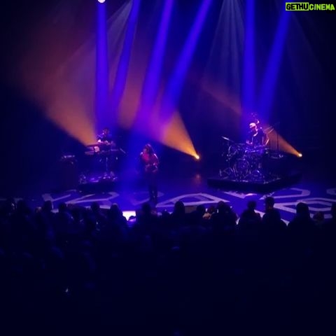 Carima Amarouche - 3 Likes - Merci @chateaurouge74 Merci Annemasse Pour votre Ć©nergie de fou Merci @gaelfaye @samuelkamanzi et Ć toute ton Ć©quipe pour ce concert magique et votre bienveillancešš½š Merci Ć mon crew @nico_taite @pierrevadon Lionel Pelatan āØ#foliesberberes #respire #lundimĆ©chant šBon week-end Ć tous.