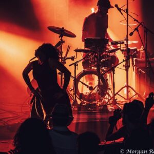 Carima Amarouche Instagram - Merci @zikzacfestival 🔥✨💛Merci @noraamourache et Roberto pour les belles photos. Merci Aix en Provence pour l’accueil chaleureux et vos folles danses ✨🔥
#concerts #foliesberberes @pierrevadon @nico_taite ✨