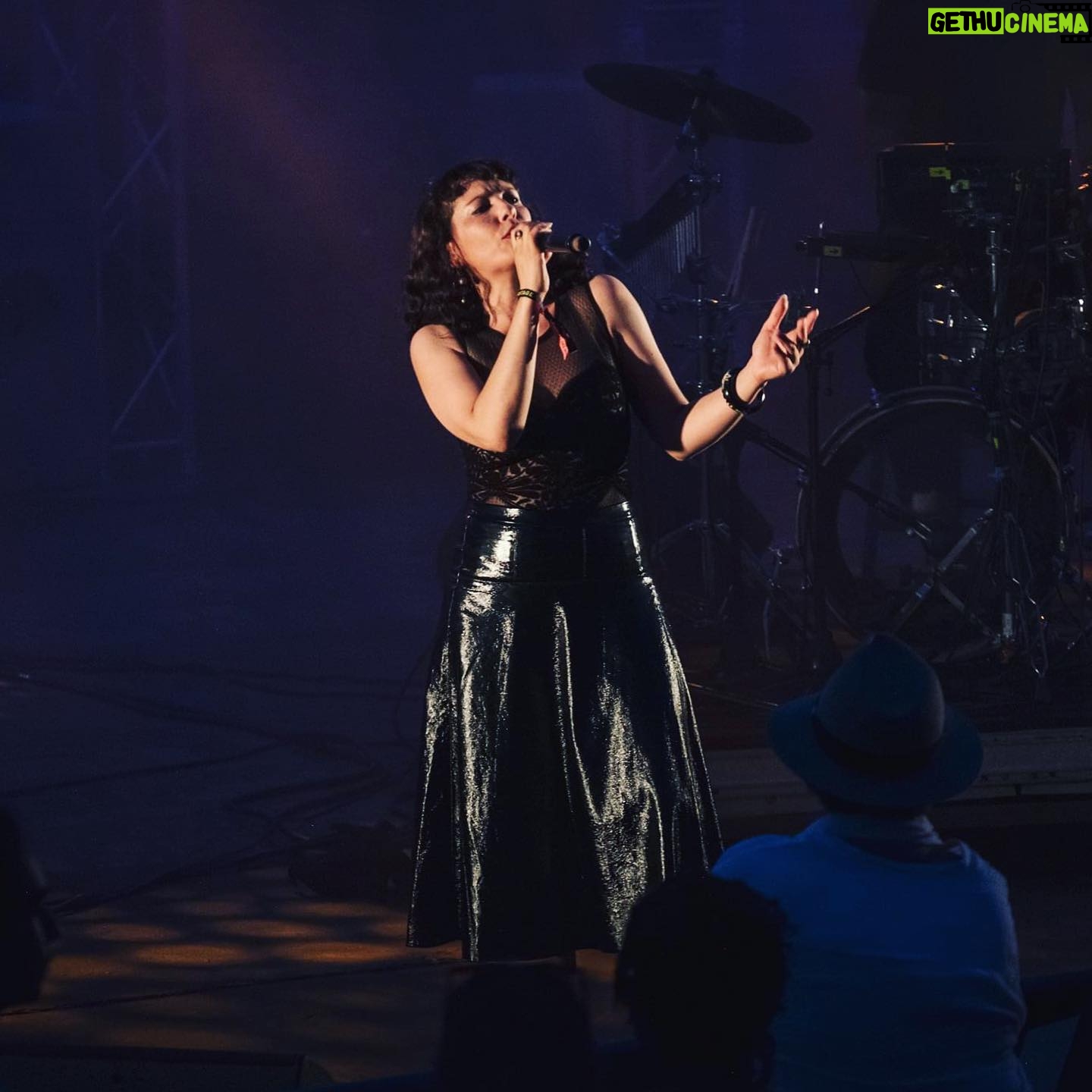 Carima Amarouche - 305 Likes - Merci @zikzacfestival 🔥✨💛Merci @noraamourache et Roberto pour les belles photos. Merci Aix en Provence pour l’accueil chaleureux et vos folles danses ✨🔥
#concerts #foliesberberes @pierrevadon @nico_taite ✨