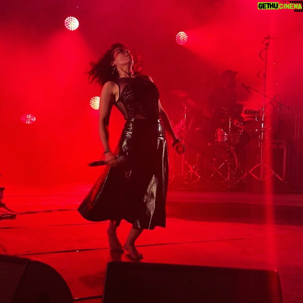 Carima Amarouche - 305 Likes - Merci @zikzacfestival 🔥✨💛Merci @noraamourache et Roberto pour les belles photos. Merci Aix en Provence pour l’accueil chaleureux et vos folles danses ✨🔥
#concerts #foliesberberes @pierrevadon @nico_taite ✨