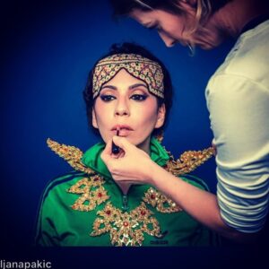 Carima Amarouche Instagram - Photo @tijanapakic makeup @miljanapakic 🙏🏽#shooting #foliesberberes ⭐️#sportswear #sportsweartraditionnel #quandtupeuxpasbouger #laviedavant #baslesmasques #covid_19 #laviecontinue