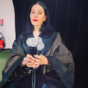 Carima Amarouche Instagram - Shooting @parisbazaar.fr Merci @fgobarbara pour l’accueil ❤️‍🔥 Merci @zino.touafek pour le styling 🙏🏽✨photo @mariebritsch_ 💛