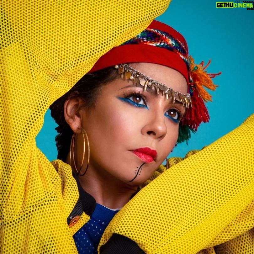 Carima Amarouche - 273 Likes - 👑 PLAYLIST PRINCESSES 👑
Pour que votre confinement soit plus doux plus groove plus dansant plus musical 💛je vous ai concocté une playlist qu’avec des bombasses ✨
➡️ Lien dans la bio #partage #playlist @spotify @spotifyfrance @spotifyarabia @deezerfr @itunes #confinementcreatif #confinementenmusic @miamatangi @missymisdemeanorelliott @erykahbadu @awalymusic @nawel.ben.kraiem @carmenmaria_vega @melissalaveaux @flaviacoelhobr @zazafournier @maiabarouh @keny.arkana.officiel @catherineringerlesmitsouko @brigittefontaineoff @natachaatlas et pleins d’autres princesses 👸🏿 👸🏻👸🏼👸🏽👸🏾💛💫⭐️#loveandpeace