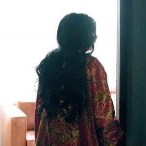Carima Amarouche Instagram - Pour celles et ceux qui seraient passé(e)s à côté, le making of du clip « Princesses » de @victordelfim 🙏🏾👑est maintenant disponible sur YouTube ! 
➡️ Lien dans la bio 
@flaviacoelhobr #onestdesbombasses 👸🏿👸🏻👸🏽👸🏼