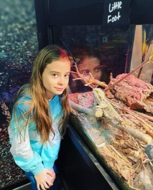 Carina Battrick Instagram - 2023 goals: Stay focused, glamorous and extra sparkly! Don’t be afraid of what is behind the glass 😉
.
.
.

.
#holiday #sisters  #christmastree #model #ralphlauren #happyholidays  #adorable #cutenessoverload #igkids #fashion #holidayfashion #style #stylishtrends #stylekids #pattern #red #brunette #blondehair #styletrends #ny #kidsholiday  #happyholidays #newyear2023 #holidaymagic #love #sisterlove #newyear #lights #lizzard