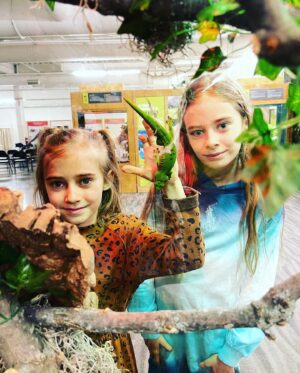 Carina Battrick Instagram - 2023 goals: Stay focused, glamorous and extra sparkly! Don’t be afraid of what is behind the glass 😉
.
.
.

.
#holiday #sisters  #christmastree #model #ralphlauren #happyholidays  #adorable #cutenessoverload #igkids #fashion #holidayfashion #style #stylishtrends #stylekids #pattern #red #brunette #blondehair #styletrends #ny #kidsholiday  #happyholidays #newyear2023 #holidaymagic #love #sisterlove #newyear #lights #lizzard