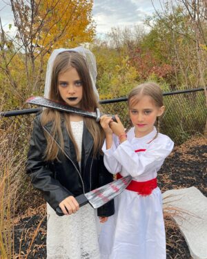 Carina Battrick Instagram - The Bride of Chucky (maybe in 20 years) and my collection of evil dolls
.
.
.

.

#happyhalloween  #costume #chucky #chuckytvseries  #costumes #haloweenparty #carolinecross #pictureoftheday #kidsstyle #igkids #bride #brunette #tiff #modelling #modelkids #makebelieve #tiffanyvalentine #tiffany #halloweenmakeup #halloweencostume #halloween2022 #annabelle #voodoo #voodoodoll #evil #evildolls #dolls #doll #brideofchucky