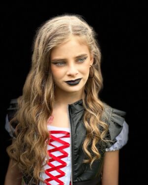 Carina Battrick Instagram - I was not fast enough to buy Monster High Tiffany Doll so I decided to become one :)

 #chucky #chuckytvseries #costumes #haloweenparty #carolinecross #pictureoftheday #kidsstyle #mattel #monsterhigh #monsterhighdolls #evildolls #dolls #doll #brideofchucky #monsterhightiffany #tiffany #tiffanydoll #tiffanymonsterhigh