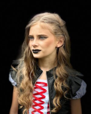 Carina Battrick Instagram - I was not fast enough to buy Monster High Tiffany Doll so I decided to become one :)

 #chucky #chuckytvseries #costumes #haloweenparty #carolinecross #pictureoftheday #kidsstyle #mattel #monsterhigh #monsterhighdolls #evildolls #dolls #doll #brideofchucky #monsterhightiffany #tiffany #tiffanydoll #tiffanymonsterhigh