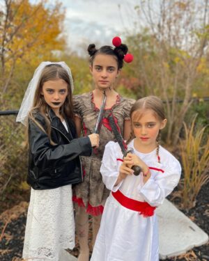 Carina Battrick Instagram - The Bride of Chucky (maybe in 20 years) and my collection of evil dolls
.
.
.

.

#happyhalloween  #costume #chucky #chuckytvseries  #costumes #haloweenparty #carolinecross #pictureoftheday #kidsstyle #igkids #bride #brunette #tiff #modelling #modelkids #makebelieve #tiffanyvalentine #tiffany #halloweenmakeup #halloweencostume #halloween2022 #annabelle #voodoo #voodoodoll #evil #evildolls #dolls #doll #brideofchucky