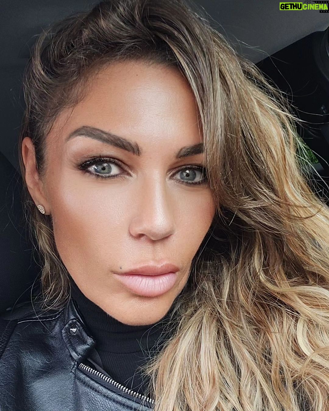 Carine Haddadou - 229 Likes - Work hard 💪