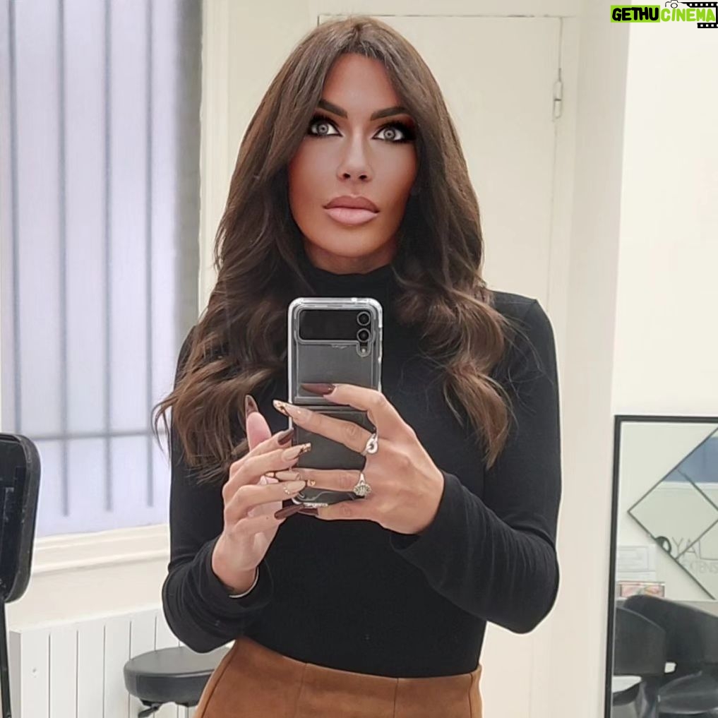 Carine Haddadou - 371 Likes - Bye,bye, le blond , couleur hivernal