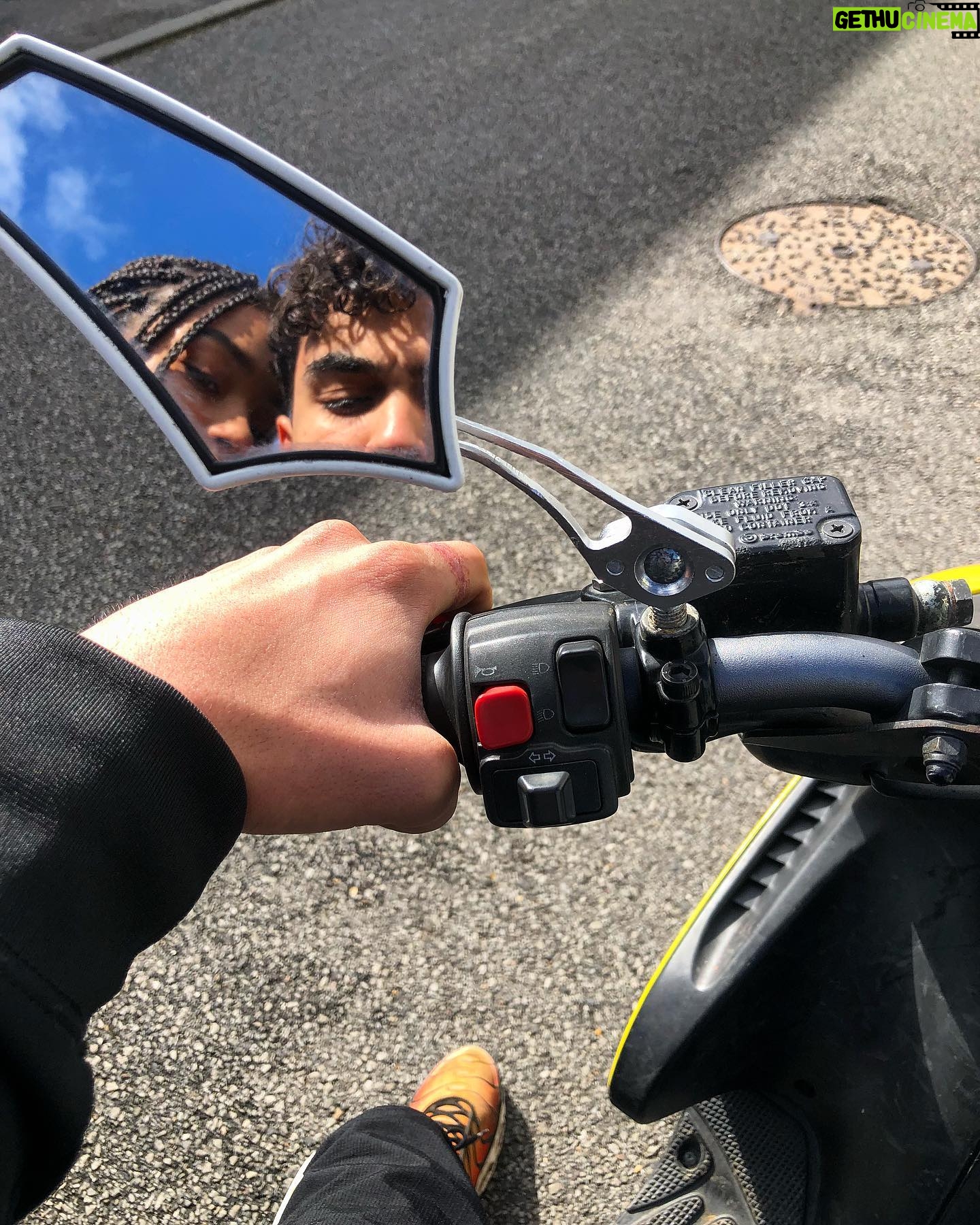 Carl Malapa - 100.9K Likes - Ça vous rappelle quelque chose ?