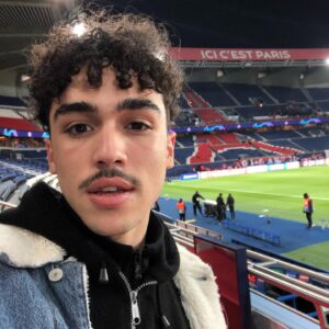 Carl Malapa Instagram - On peut pas faire plus fière ❤️💙