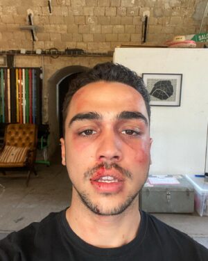 Carl Malapa Instagram - Ça finis toujours comme ça… @netflixfr