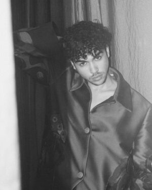 Carl Malapa Instagram - Dark Mood

@galerieslafayette x @barbesmagazine 
Photo : @baronhellsing 
Styliste : @elodiedeval 
Maquillage : @alexiamzallag