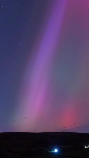 Carl Mullan Instagram - POV: The Sun Sets over Ireland and the sky serves up this 🤯
I will NEVER forget last night 😭🤯
.
#ireland #northernlights #aurora #viral #timelapse