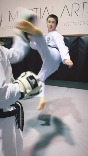 Carl Van Roon Instagram - Young James and Jordyn with the TKD flow #taekwondo #flow #padwork #combination #mma #karate #kickboxing