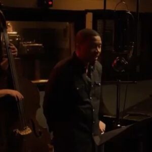 Carla Azar Instagram - flashback of when @officialjackwhitelive recorded "one mic" w @nas (hero) - @dominicjohndavis on bass. & I was there too on the ---> 🥁
⠀⠀⠀⠀⠀⠀⠀⠀⠀
RP: @officialjackwhitelive #jackwhite #nas #kendricklamar
