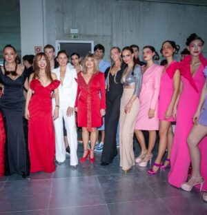 Carla Matadinho Instagram - O meu regresso à Face Models e aos desfiles de moda da Fátima Lopes, 16 anos depois! 
Estou feliz, é bom alimentar a Top Model que há dentro de mim!😂
Obrigada por todo o carinho Fátima e Pedro é bom voltar e sentir-me em casa. 
Obrigada aos meus amores por estarem na primeira fila sempre ao meu lado! 

@fatimalopes.official 
@facemodelsagency